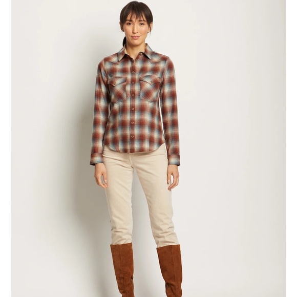 Pendleton Women’s Snap-Front Canyon Wool Shirt - Picture 2 of 7